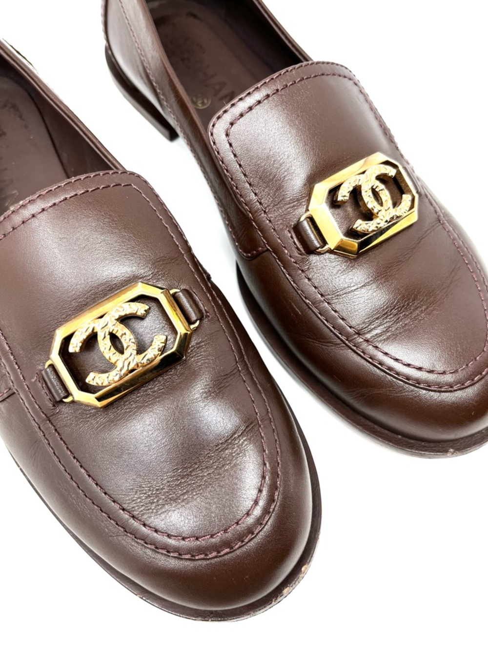 Chanel 2023 Brown Leather Gold Interlocking CC Logo Loafers Flats Shoes 37.5 - Picture 2 of 11